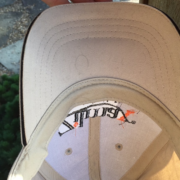 This is a Zilmax hat - Picture 4 of 5
